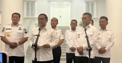 Gubernur Jakarta Pramono Anung dan Gubernur Banten Andra Soni menyaksikan penandatanganan MoU studi MRT Timur-Barat Fase 2 di Balai Kota Jakarta, Rabu, 4 Februari 2026. (Sumber: Poskota/M Tegar Jihad)