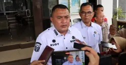 Bupati Bogor, Rudy Susmanto mengizinkan pemasangan atribut parpol. (Sumber: Dok. Pemkab Bogor)