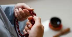 Ilustrasi - Amalan utama jelang puasa Ramadhan menurut Ustaz Adi Hidayat. (Sumber: Freepik)