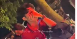 Viral aksi pencurian helm di konser NDX, pelaku dibully massa. (Sumber: Instagram/@dashcamindonesia)