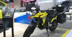 Suzuki menampilkan motor Burgman Street 125 EX, V-Strom 250 SX, dan mesin tempel DF20A dalam IIMS 2026, JIExpo, Kemayoran, Jakarta Pusat. (Sumber: Dok. Suzuki)