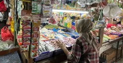 Aktivitas niaga di pasar tradisional Tomang Barat, Grogol Petamburan, Jakarta Barat, Rabu, 11 Februari 2026. (Sumber: Poskota/Pandi Ramedhan)