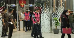 Kejaksaan Agung (Kejagung) tetapkan dan tahan 11 tersangka terkait penyimpangan kegiatan ekspor crude palm oil (CPO) dan produk turunannya, termasuk palm oil mill effluent (POME), pada periode 2022-2024. (Sumber: Dok. Kejagung)