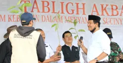 Kegiatan penanaman 1000 pohon Aliansi Petani Pangalengan. (Sumber: Poskota/Gatot Poedji Utomo)