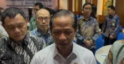 Menteri Lingkungan Hidup, Hanif Faisol Nurofiq soroti terkait dugaan pencemaran cairan pertisida di Sungai Cisadane. (Sumber: Poskota/Pandi Ramedhan)