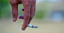 Hukum merokok saat puasa. (Sumber: Pexels/Ankit Rainloure)