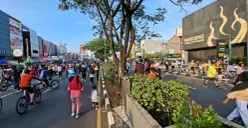 Suasana terakhir memasuki bulan Ramadhan, warga Kota Depok berbondong-bondong datang ke lokasi CFD di Jalan Raya Margonda. (Sumber: Poskota/Angga Pahlevi)