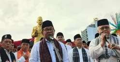 Gubernur DKI Jakarta, Pramono Anung dan Ketua Dewan Adat Majelis Kaum Betawi (MKB), Fauzi Bowo alias Foke di Senen, Jakarta Pusat, Minggu, 15 Februari 2026. (Sumber: Poskota/M. Tegar Jihad)