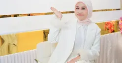 Sosok owner B Erl Cosmetics, Erlyanie, tengah menjadi sorotan publik setelah potongan video kehadirannya dalam sebuah podcast kembali viral di media sosial. (Sumber: Instagram/@erlyanieownerberl)