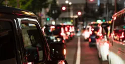 Ilustrasi, kepadatan arus lalu lintas selama Ramadhan. (Sumber: freepik)