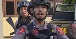 Sosok Bripda Masias Siahaya, anggota Kompi 1 Batalyon C Pelopor Satbrimob Polda Maluku, yang diduga menewaskan pelajar MTsN 1 Maluku Tenggara, Arianto Tawakal (14). (Sumber: X/@mass_kho)