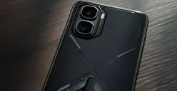 Render konsep Infinix GT50 Pro dengan desain futuristik dan RGB LED di bagian belakang. (Sumber: Youtube/@Pan Channel)