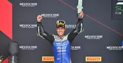 Potret pembalap muda Indonesia, Aldi Satya Mahendra mencetak sejarah dengan finis podium 2 di World Supersport 2026 Phillip Island. (Sumber: Yamaha)