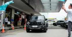 Penyerahan simbolis 12 unit Jetour T2 kepada konsumen pertama di Batam. (Sumber: Jetour)