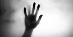 Ilustrasi seorang wanita muda di Kabupaten Tangerang ditemukan tewas gantung diri. (Sumber: Freepik/@freepik)