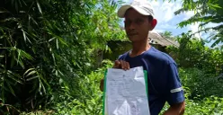 Pemiliki mobil SPPG yang dicuri di Desa Sukmajaya, Kecamatan Tajurhalang, Kabupaten Bogor, Rabu, 25 Februari 2026. (Sumber: Poskota/Angga Pahlevi)