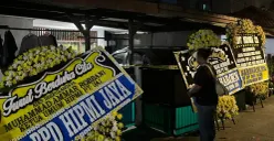 Suasana rumah duka MAR, 22 tahun, tewas oleh adiknya di Kelapa Gading, Jakarta Utara, Kamis, 26 Februari 2026. (Sumber: Poskota/Pandi Ramedhan)