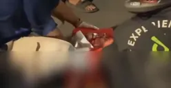 Kecelakaan melibatkan motor dan mobil di Flyover Slipi, Palmerah, Jakarta Barat pada Rabu, 25 Februari 2026 malam. (Sumber: Istimewa)