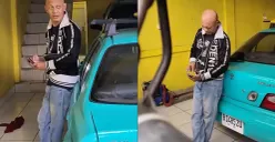 Terduga pelaku pencurian perlihatkan pose santai usai kepergok pemilik rumah. (Sumber: Instagram/@depokviral.co)