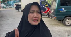 Nurul Arifah, ibu dari korban dan juga pelaku kasus pembunuhan kakak beradik di kawasan Kelapa Gading, Jakarta Utara, Kamis, 26 Februari 2026. (Sumber: Poskota/Pandi Ramedhan)