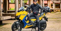 Om Daeng mengendari motor Yamaha XMAX TECHMAX dalam Jelajah Sulawesi sejauh 6.000 km selama 25 hari. (Sumber: Dok. Yamaha)