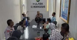Remaja diseret temannya akibat lomba lari, Polsek Cimanggis lakukan mediasi kasus ini hadirkan orang tua masing-masing anak. (Sumber: Dok. Polsek Cimanggis)
