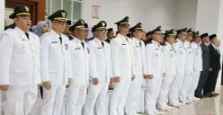 Sejumlah ASN Bandung Barat saat pelantkan rotasi mutasi jabatan. (Sumber: Poskota/Gatot Poedji Utomo)