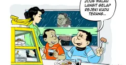 Obrolan Heri, mas Bro, dan bang Yudi di sebuah warteg langganan. (Sumber: Poskota/Arif Setiadi)