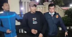 Sopir angkot berinisial D ditangkap lantaran narik sembari mengonsumsi sabu. (Sumber: tangkapan layar)