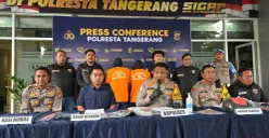 Kapolresta Tangerang, Kombes Pol Andi Muhammad Indra Waspada melakukan press release ungkap kasus pembunuhan. (Sumber: Poskota/Veronica Prasetio)