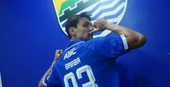Federico Barba menjadi andalan Persib Bandung di lini pertahanan musim 2025/2026 dan tampil impresif di kompetisi domestik serta Asia. (Sumber: Instagram/@persib)