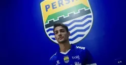 Federico Barba saat memperkuat Persib Bandung di BRI Super League 2025/2026 sebelum memutuskan kembali ke Eropa karena alasan keluarga. (Sumber: Instagram/@fedebarba19)