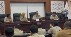 Wakil Gubernur Jakarta, Rano Karno mengunjungi Kantor Administrasi Pemerintah Kota (Pemkot) Jakarta Barat, Senin, 5 Januari 2026. (Sumber: Poskota/Pandi Ramedhan)
