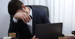 Ilustrasi pemutusan hubungan kerja (PHK). (Sumber: freepik)