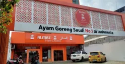 Almaz Fried Chicken dikabarkan menutup beberapa gerainya. (Sumber: Instagram/@almazfriedchicken)