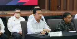 Juru Bicara Densus 88 Antiteror Polri, AKBP Mayndra Eka Wardhana, saat konferensi pers di Gedung Awaloedin Djamin, Bareskrim Polri, Jakarta Selatan, Rabu, 7 Januari 2026. (Sumber: Poskota/Ali Mansur)