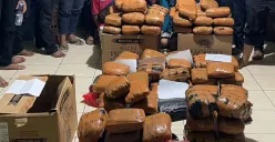 Direktorat Reserse Narkoba Polda Metro Jaya berhasil mengungkap kasus peredaran narkotika jenis ganja dengan barang bukti mencapai 83 kilogram di wilayah Bekasi Timur, Jawa Barat. (Sumber: Polda Metro Jaya)