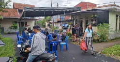 Suasana rumah duka korban pembunuhan di Kelurahan Cilangkap, Kecamatan Tapos, Kota Depok, Jumat 9 Januari 2026.  (Sumber: Poskota/Angga Pahlevi)