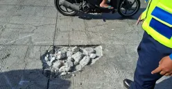 Kondisi jalan berlubang di Flyover Pesing, Jalan Daan Mogot, Jakarta Barat, Jumat, 9 Januari 2026. (Sumber: Istimewa)