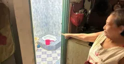 Warga RW 08 Jelambar, Grogol Petamburan, Jakarta Barat, saat menunjukkan septic tank yang baru saja dibangun, Minggu, 11 Januari 2026. (Sumber: Poskota/Pandi Ramedhan)