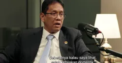 Menteri Keuangan Purbaya Yudhi Sadewa saat berdialog di kanal YouTube Endgame membahas strategi likuiditas dan arah ekonomi Indonesia menuju pertumbuhan 8 persen. (Sumber: Youtube/@Gita Wirjawan)