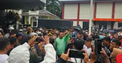 Demo menagih uang kompensasi di depan Kantor Kecamatan Cigudeg, Senin 12 Januari 2026. (Sumber: Istimewa)