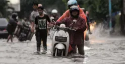 llustrasi motor terobos banjir di Jakarta. (Sumber: Istimewa)