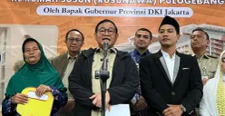 Gubernur Jakarta Pramono Anung saat menyampaikan pernyataan kepada awak media di Rusun Pulo Gebang, Jakarta Timur, Senin, 12 Januari 2025. (Sumber: Poskota/M Tegar Jihad)