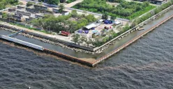 Pramono Anung dorong percepatan pembangunan Giant Sea Wall, antisipasi penurunan tanah di Jakarta. (Sumber: beritajakarta.id)