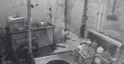 Suasana di rumah kontrakan tukang cilok yang ditusuk oleh temannya yang juga tukang cilok di Kembangan, Jakarta Barat, Selasa, 13 Januari 2026. (Sumber: Poskota/Pandi Ramedhan)