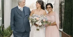 Sri Sunarti, ibu Aurelie Moeremans, sosok penyayang dan tegas yang kisahnya tersirat dalam buku Broken Strings. (Sumber: Instagram/@aurelie)