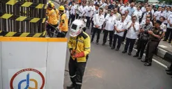 Proses pembongkaran tiang monorel di Jalan H.R. Rasuna Said, Setiabudi, Jakarta Selatan, Rabu, 14 Januari 2026. (Sumber: Poskota/Bilal Nugraha Ginanjar)