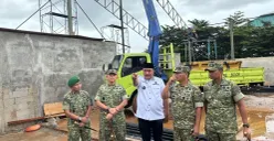 Pangdam III/Siliwangi, Mayjen TNI Kosasih saat meninjau pembangunan koperasi merah putih Kelurahan Pakansari. (Sumber: Poskota/Giffar Rivana)