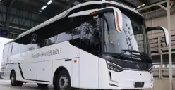 Potret bus Mercedes-Benz OH 1626 L Euro 5 rakitan Indonesia resmi diekspor ke Thailand. (Sumber: DCVI)